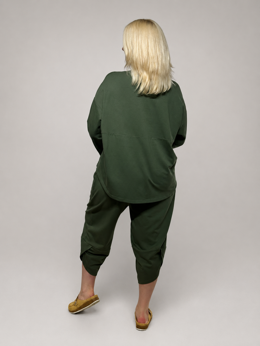 Oversize brīvā laika kostīms