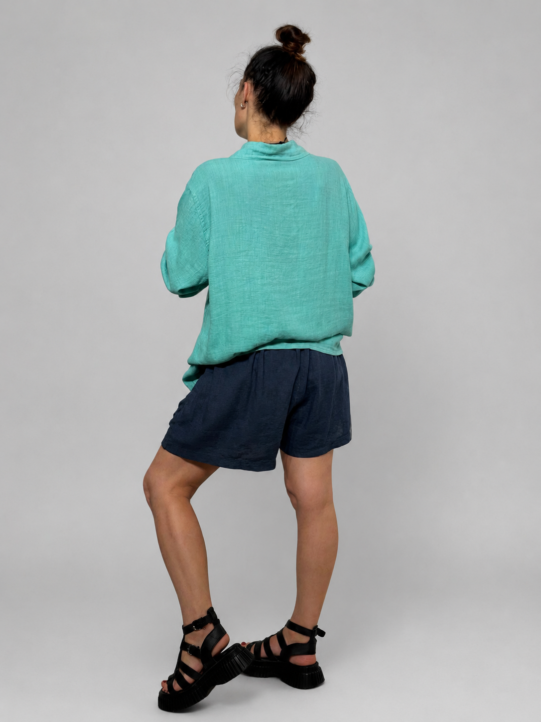 Linen blouse with long sleeves