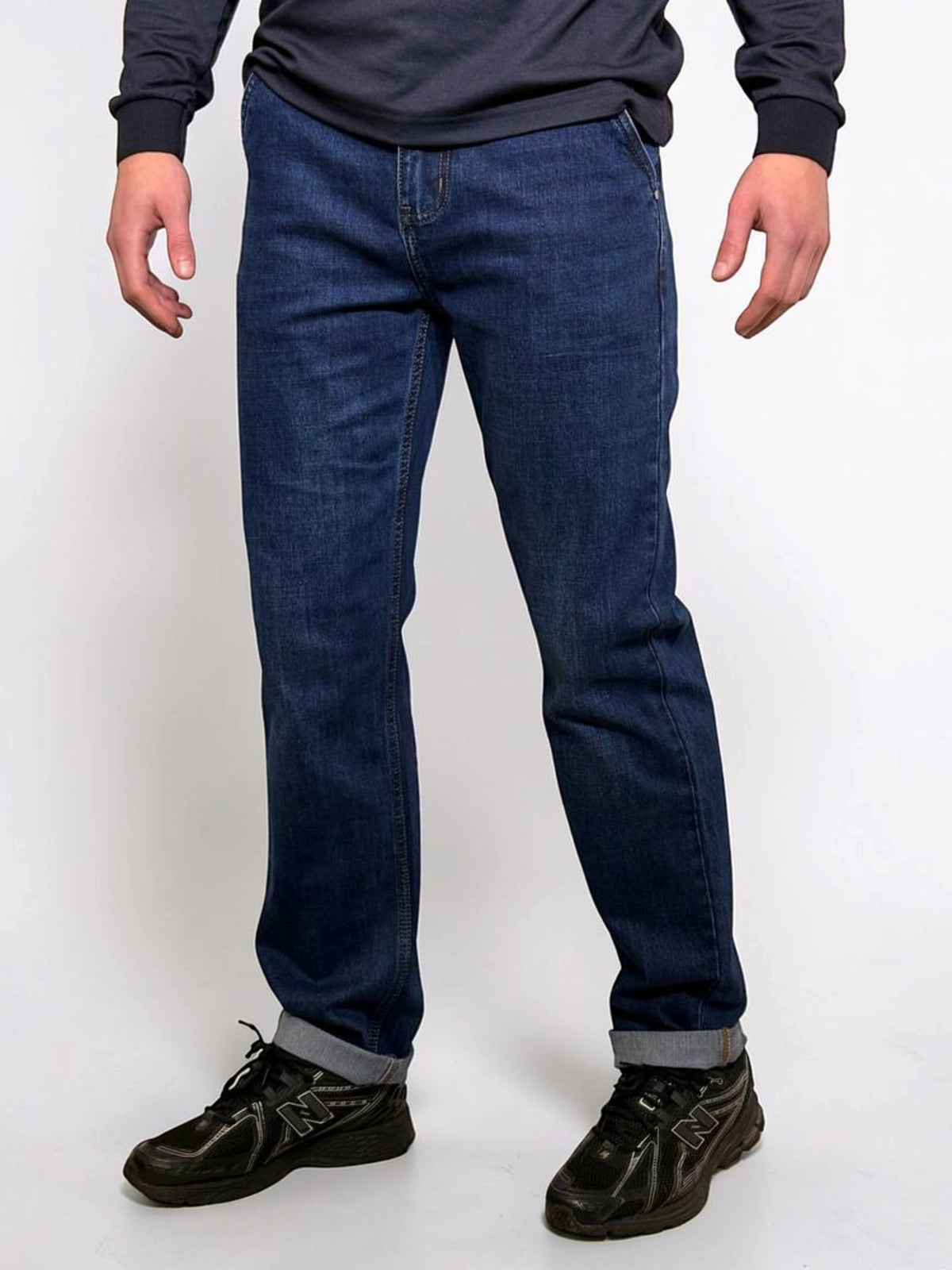 Džinsi ar chinos kabatām, Straight fit