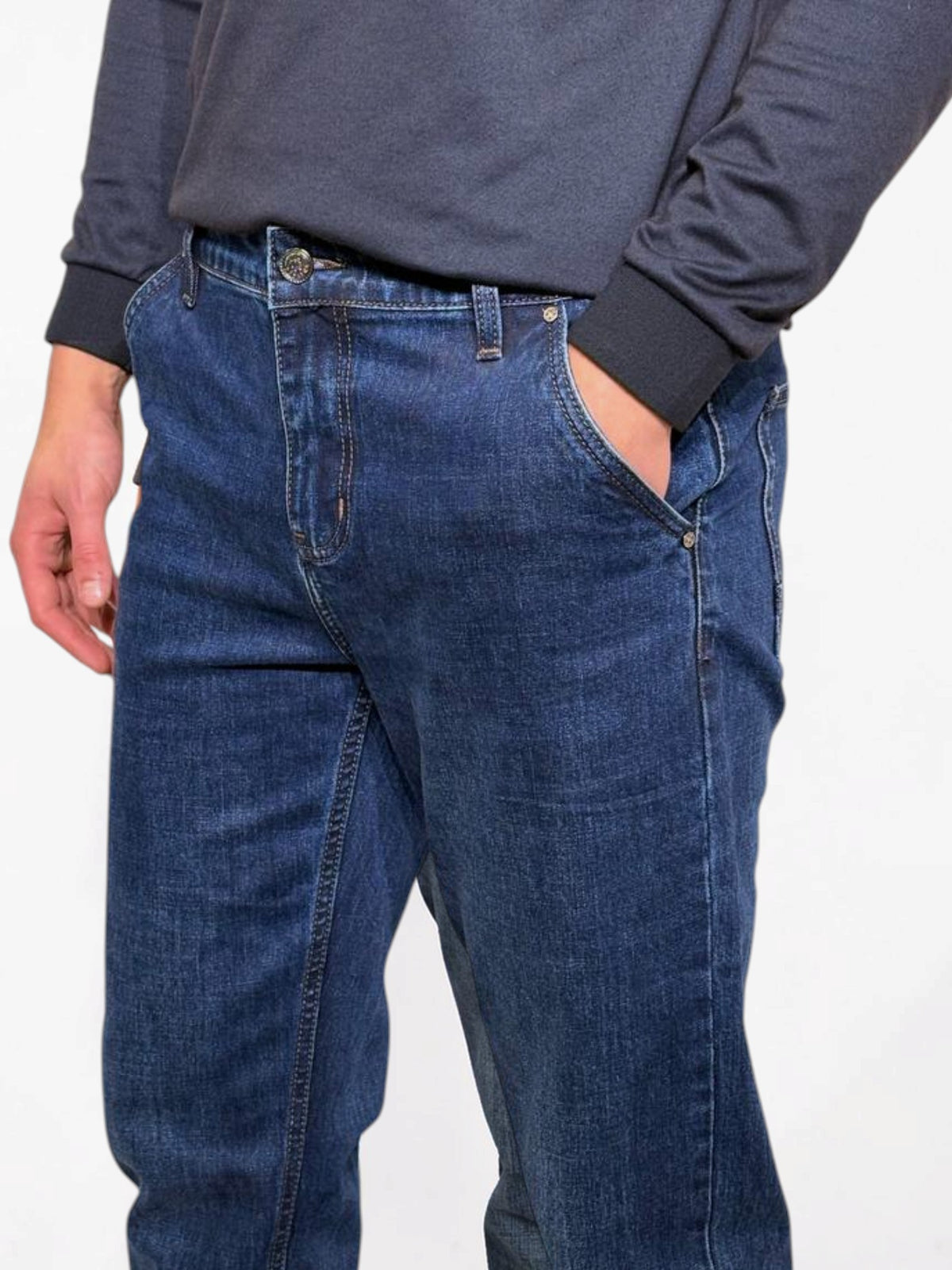 Džinsi ar chinos kabatām, Straight fit