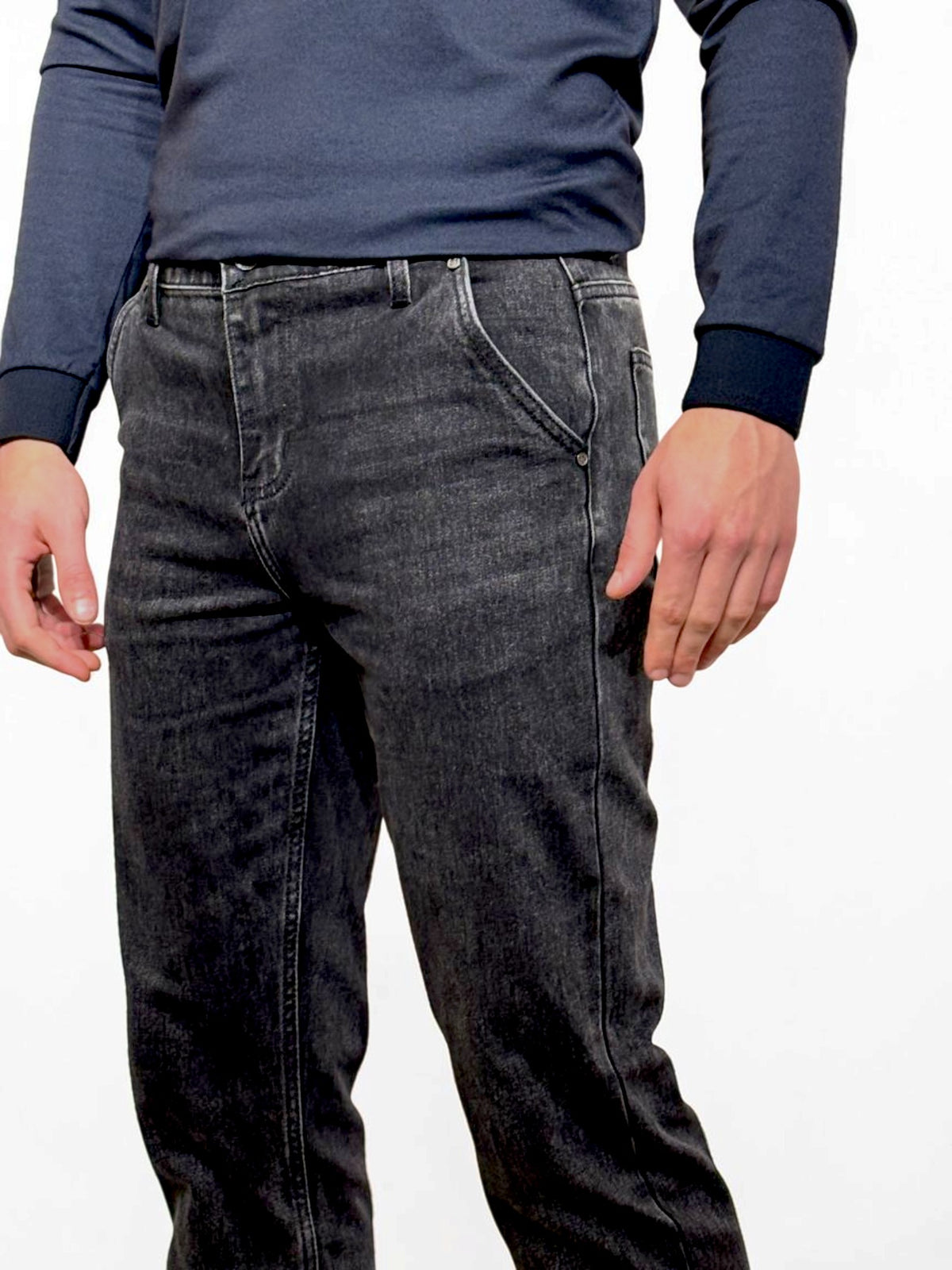 Džinsi ar chinos kabatām, Straight fit