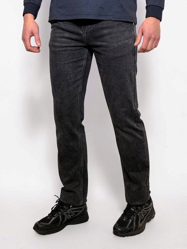 Džinsi ar chinos kabatām, Straight fit