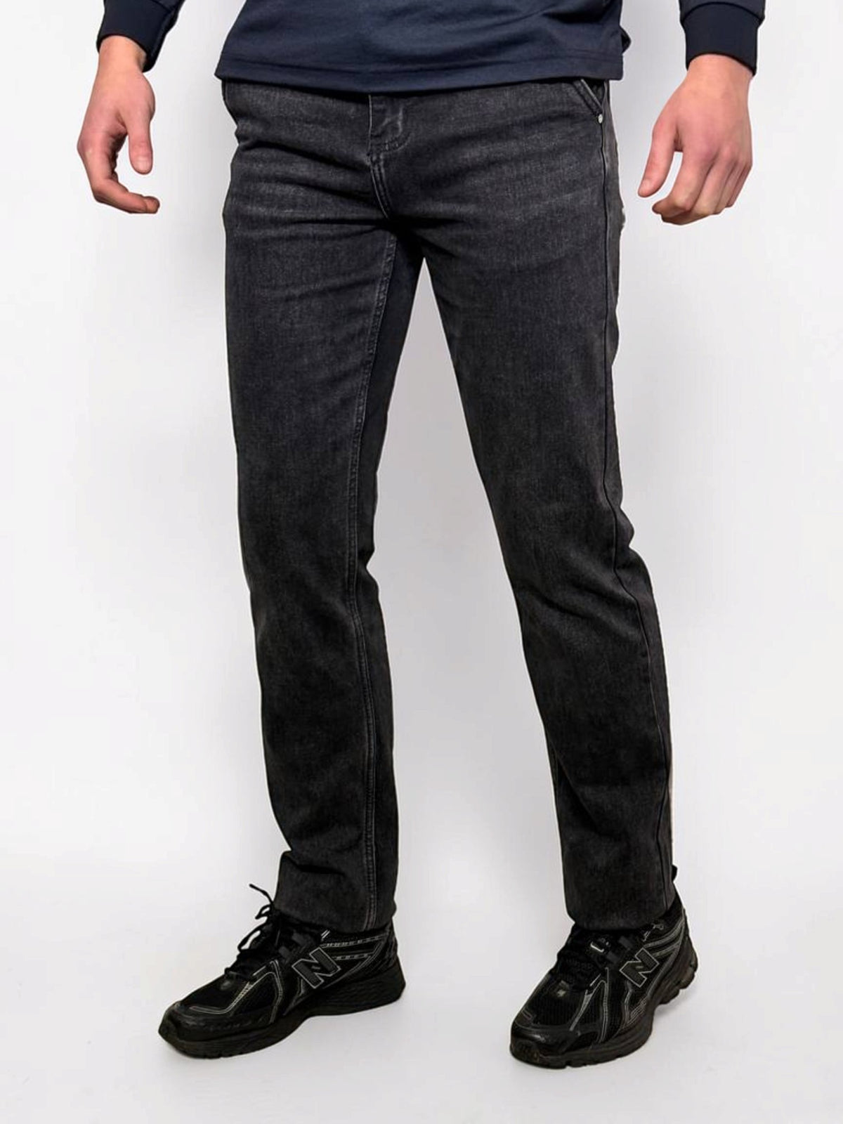 Džinsi ar chinos kabatām, Straight fit