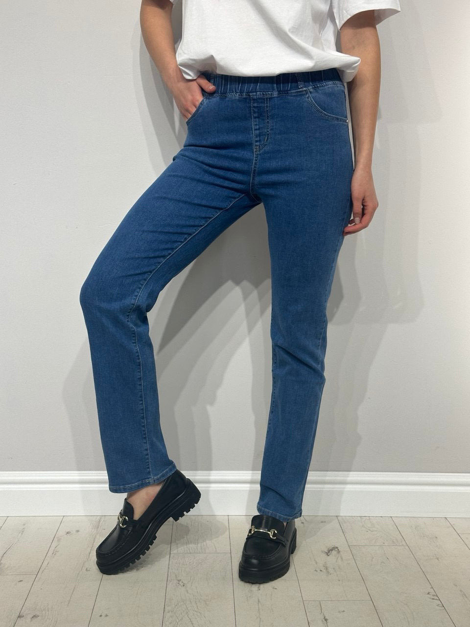 Jeans with elastic waistband