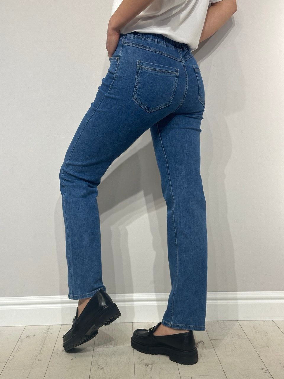Jeans with elastic waistband