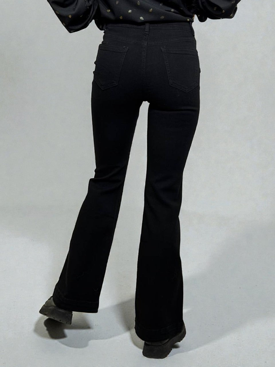 Jeans with flared ends