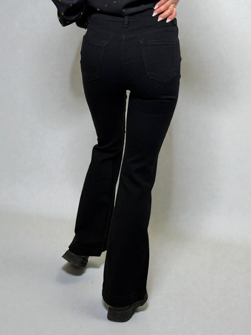 Jeans with flared ends