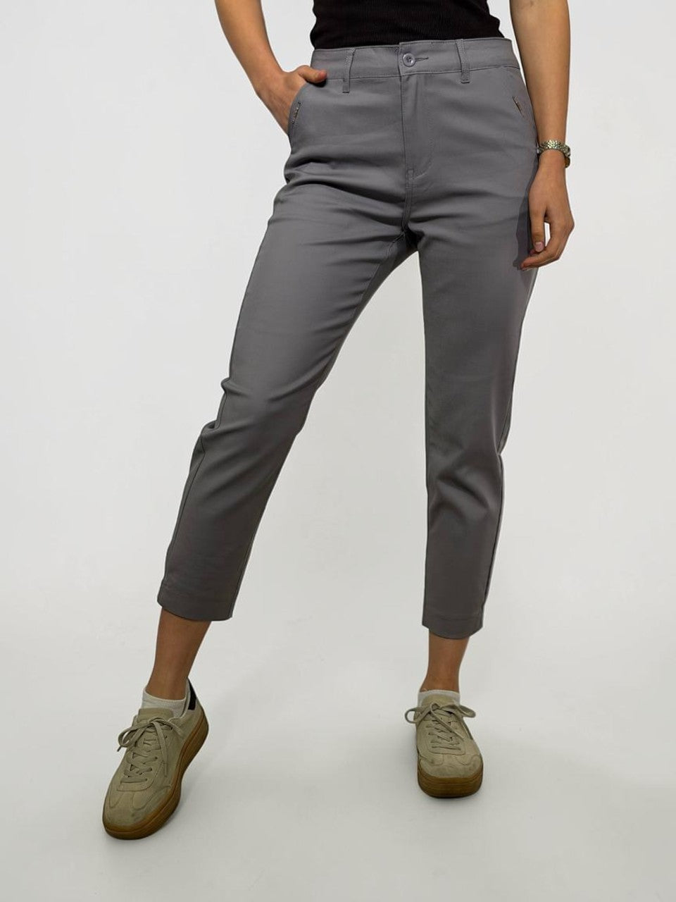 Stretchy women's pants for summer
