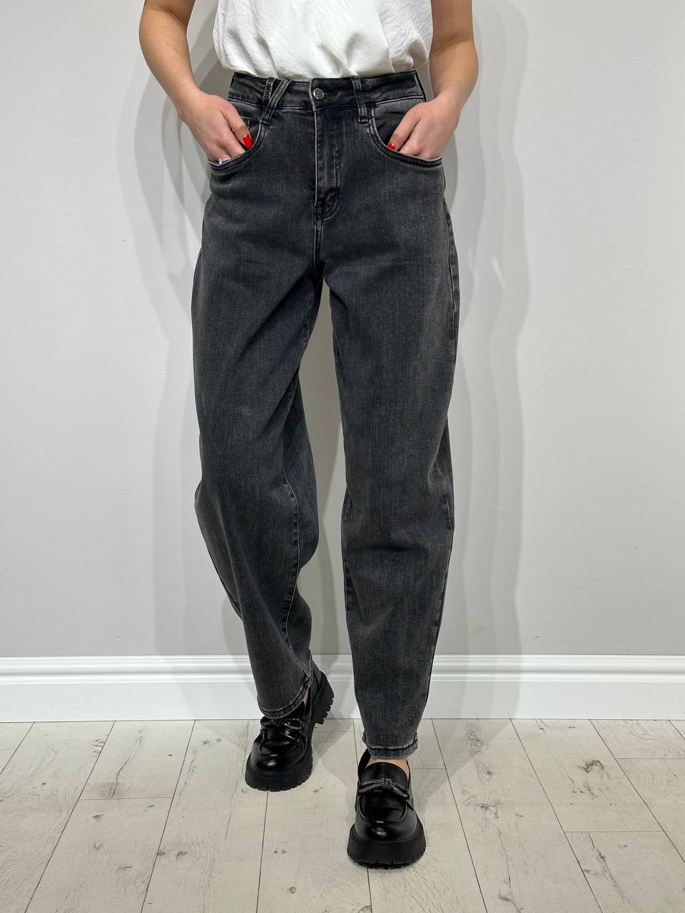 Platas_džinsa_bikses_