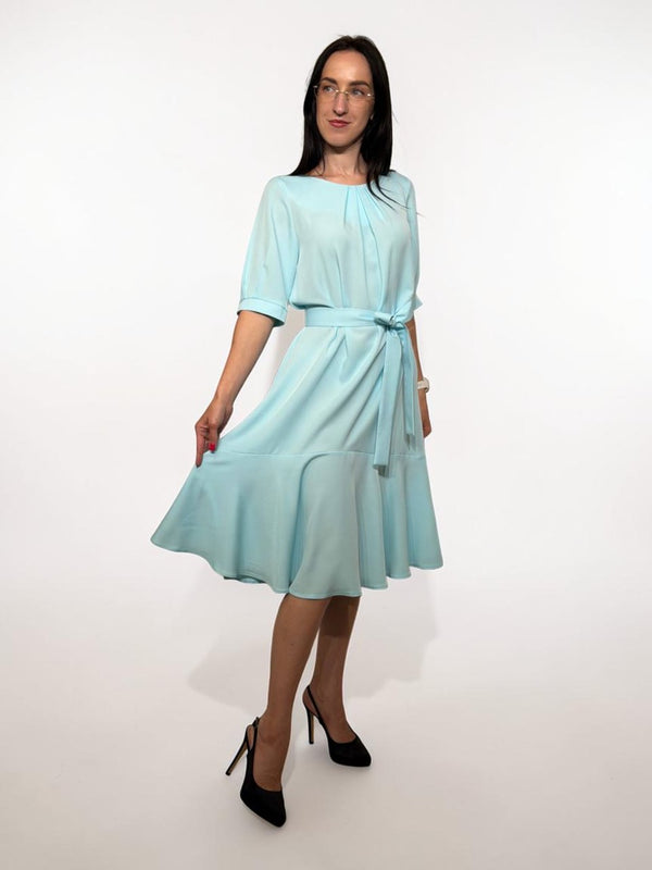 Eleganta midi kleita ar jostu
