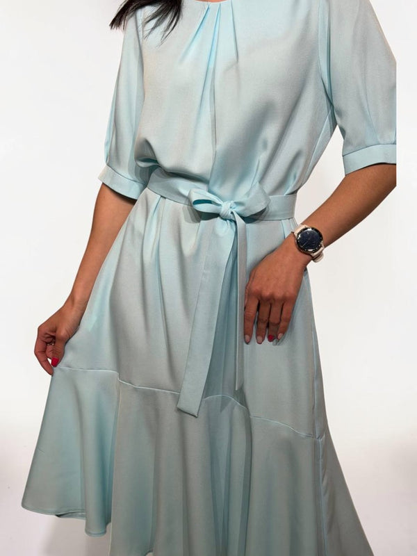 Eleganta midi kleita ar jostu