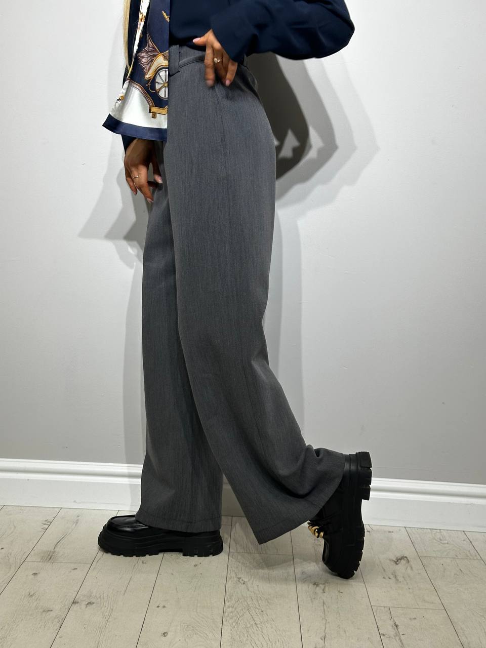 Elegantas, taisna piegriezuma bikses