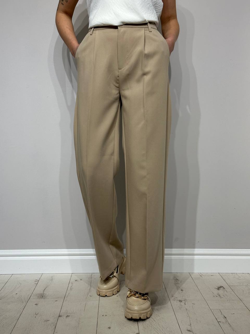 Verslo kelnės moterims