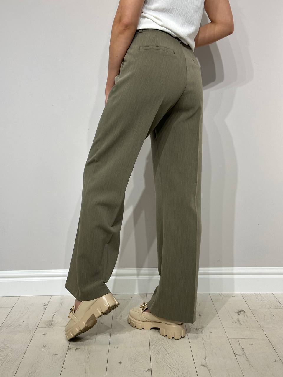 Verslo kelnės moterims