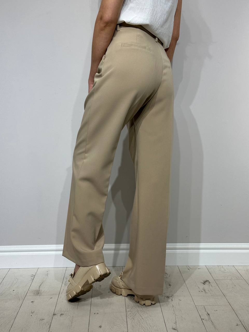 Verslo kelnės moterims