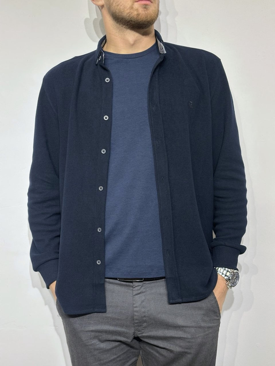 Mīksts vīriešu krekls