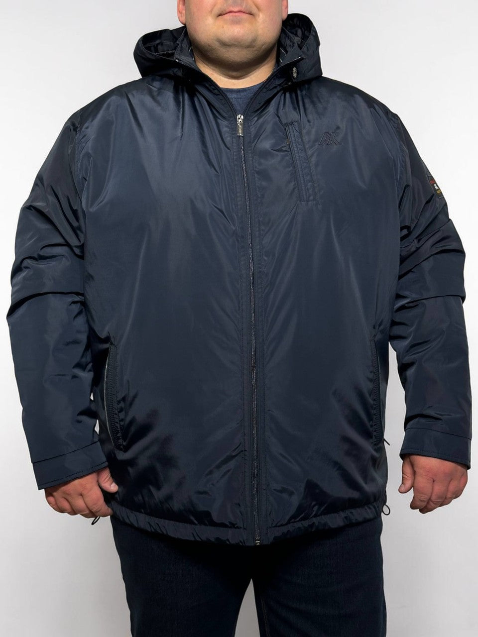 Plāna lielo izmēru virsjaka vīriešiem