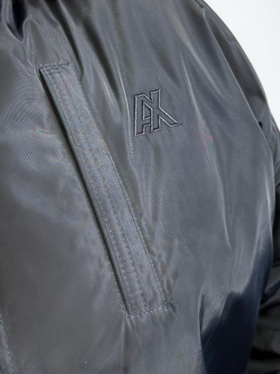 Plāna lielo izmēru virsjaka vīriešiem