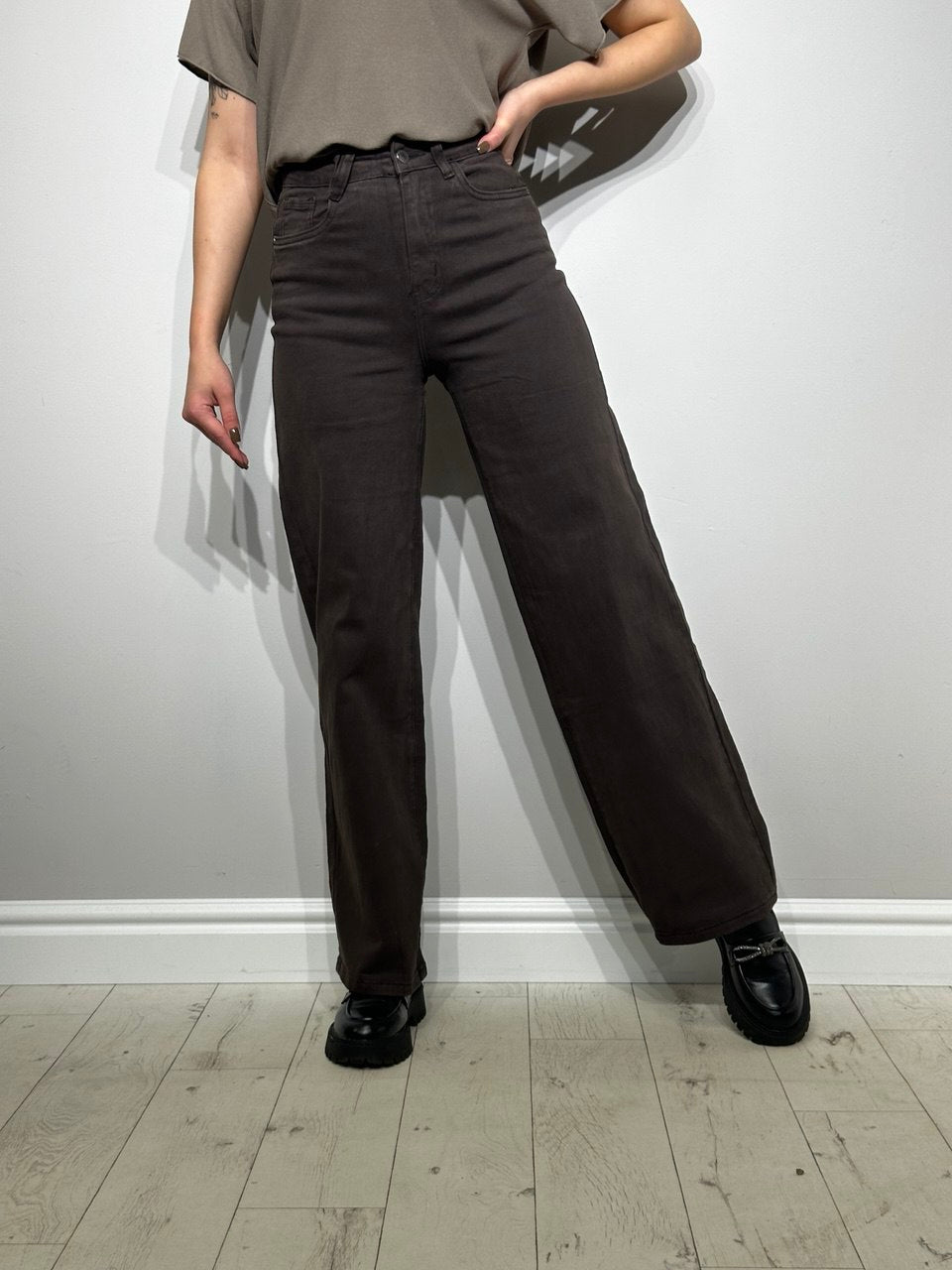 Platos džinsinės kelnės iš Version