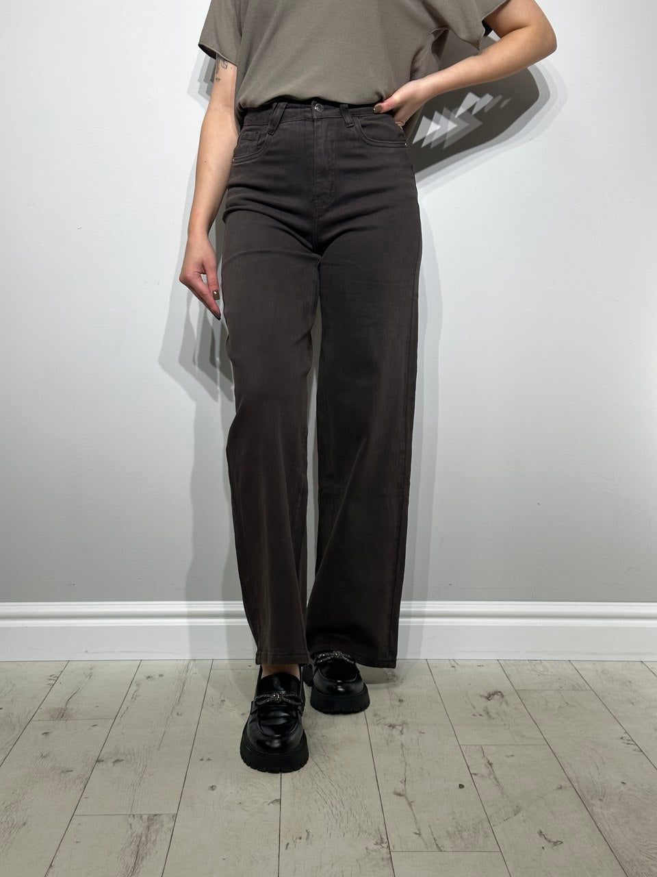 Platos džinsinės kelnės iš Version