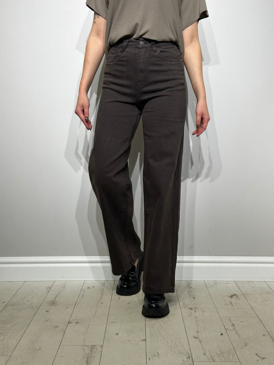 Platos džinsinės kelnės iš Version