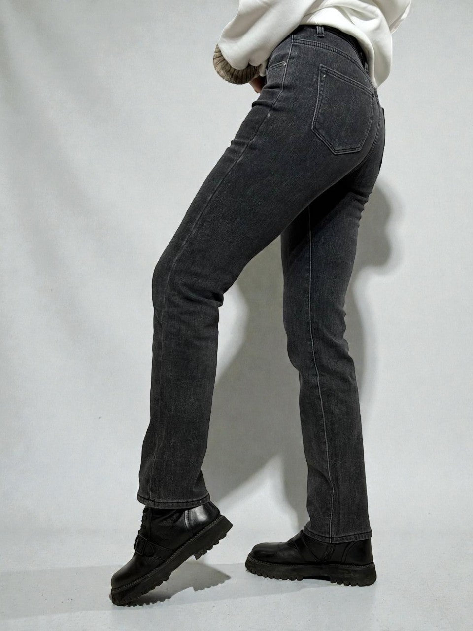 Sieviešu džinsi ar siltu oderi