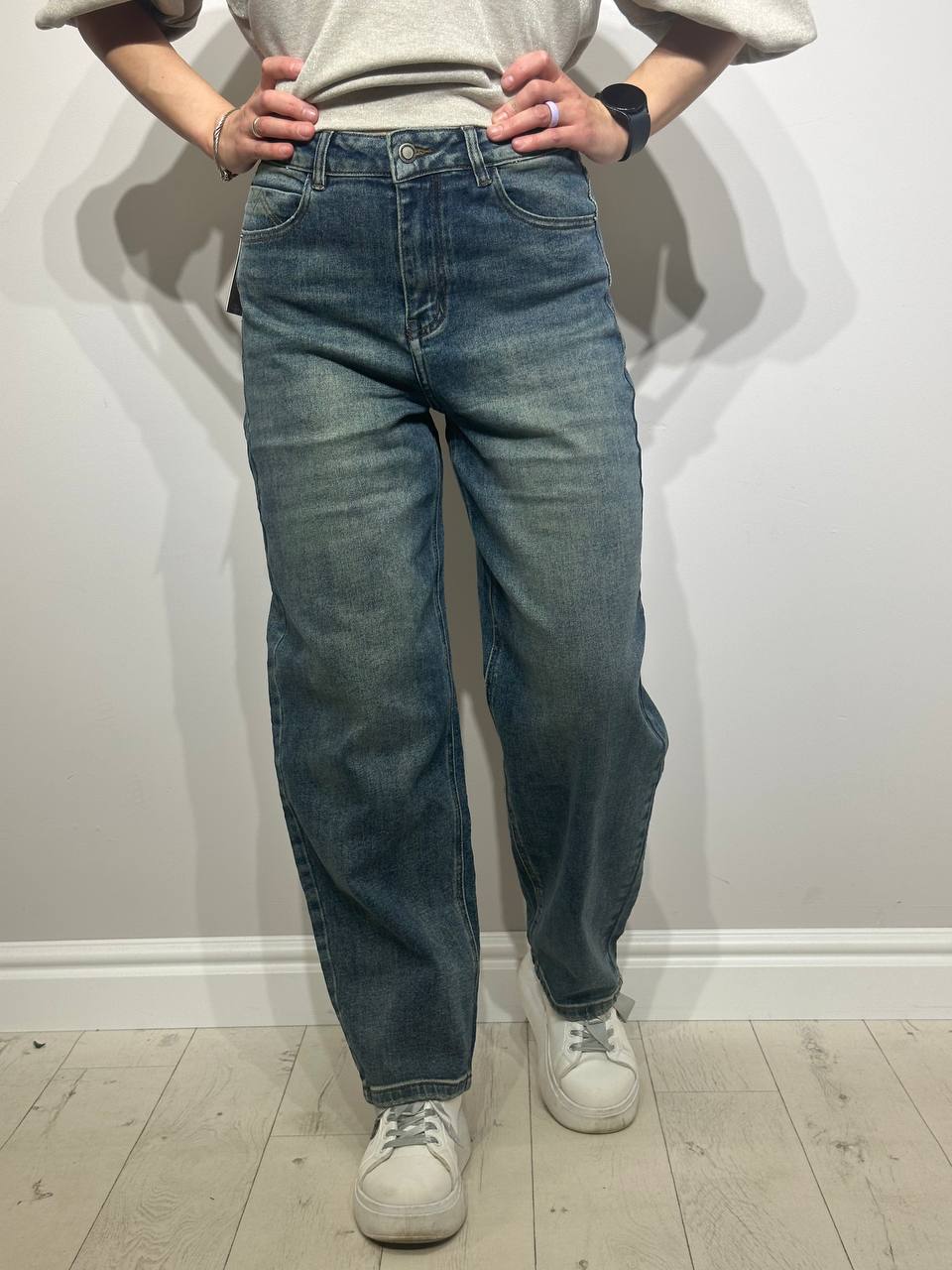 Sieviešu_skater_tipa_džinsi