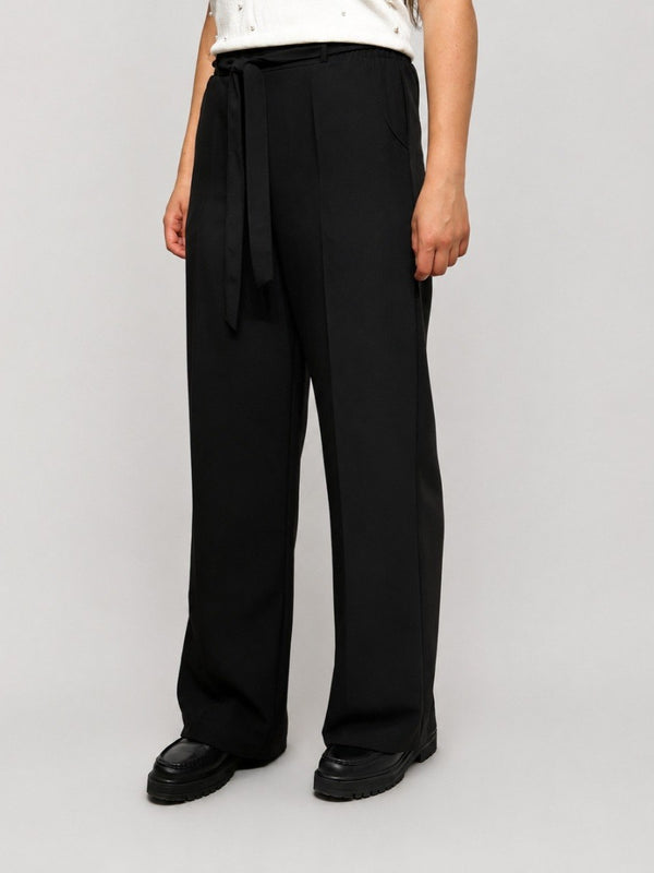 Smart trousers with belt
