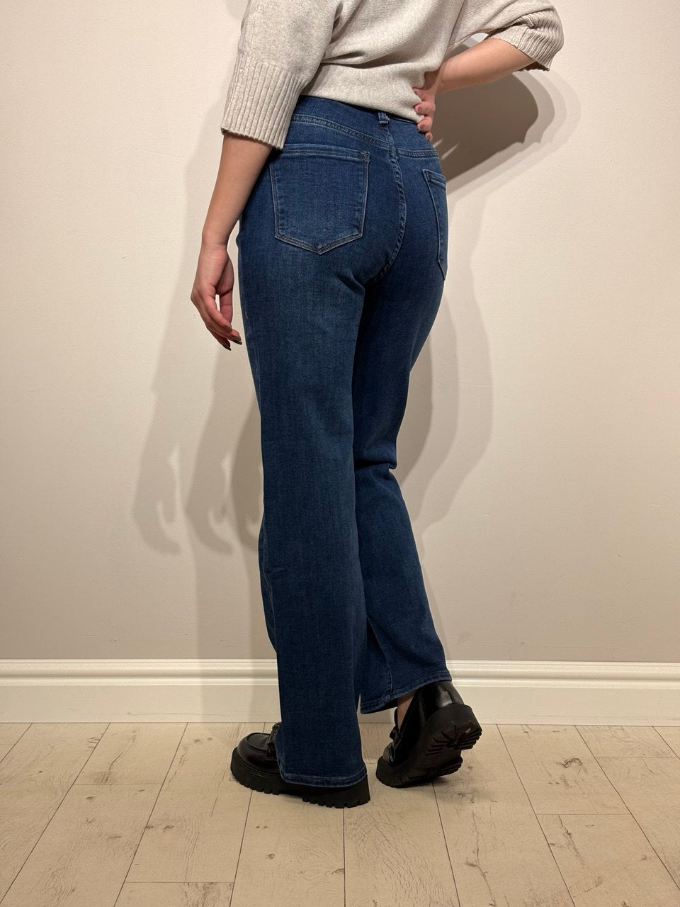 Taisna_džīnsa_bikses_sieviešu