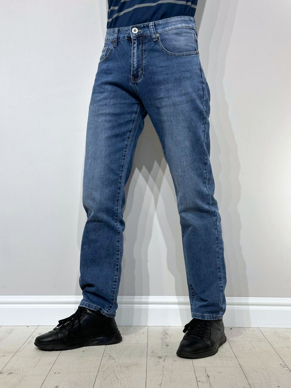 Vidutinio lengvumo džinsai, Regular Fit