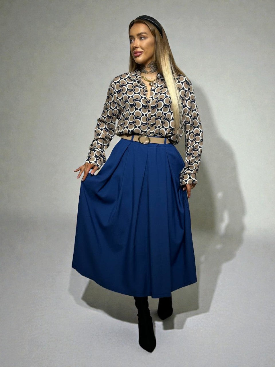 Elegant pleated skirt