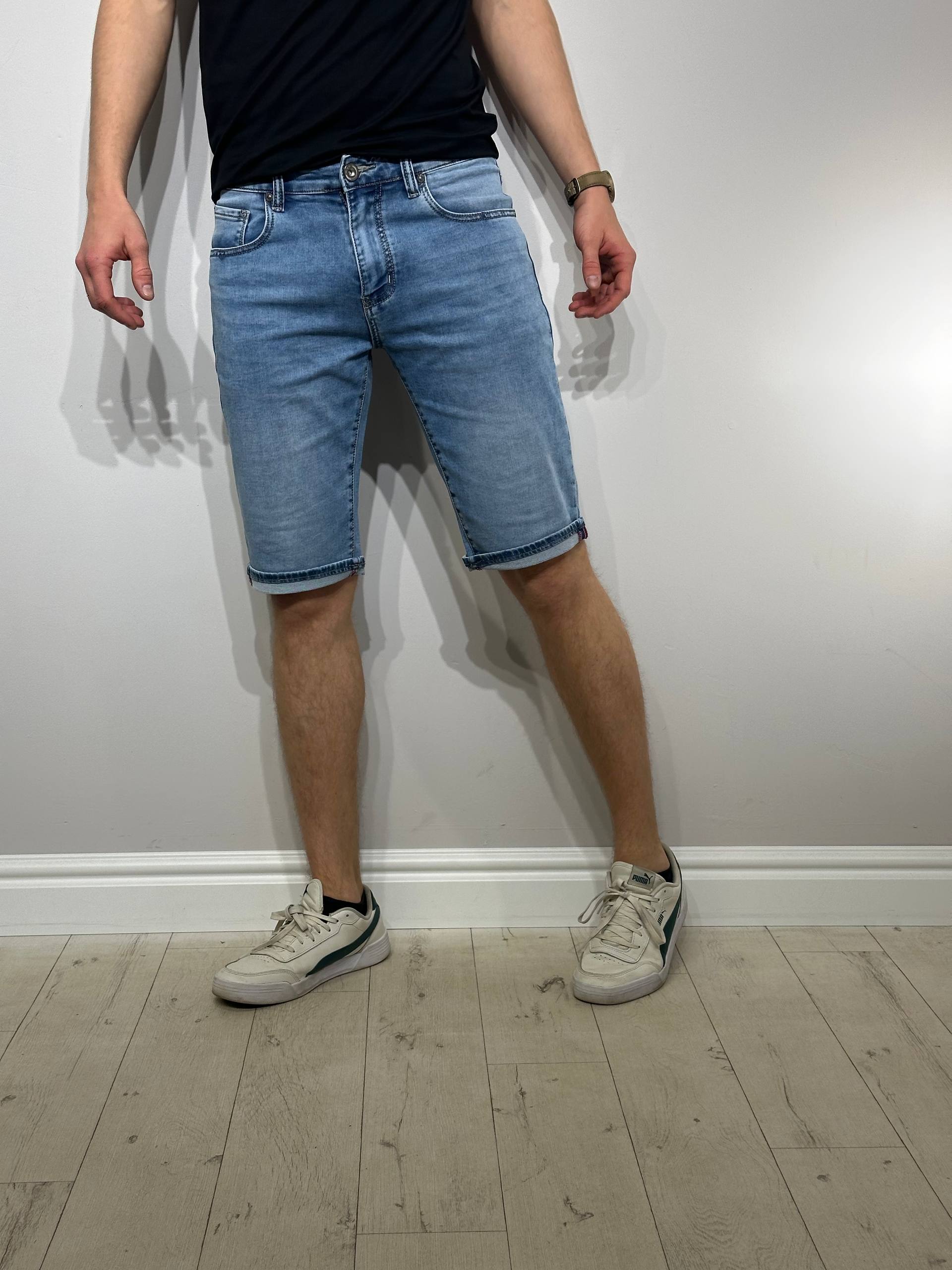 Gaiši džinsa šorti vīriešiem