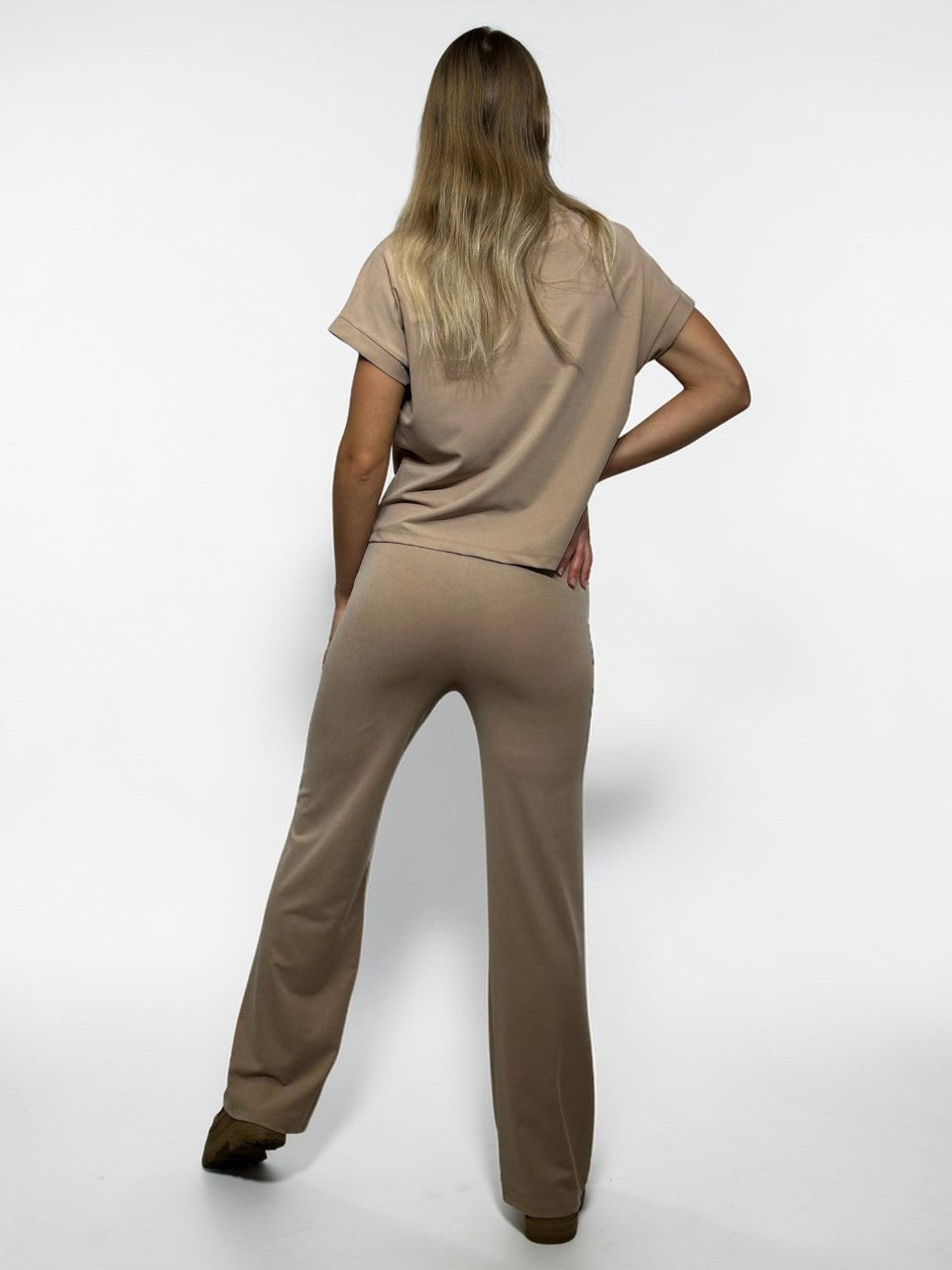 Sportiska stila kostīms dāmām