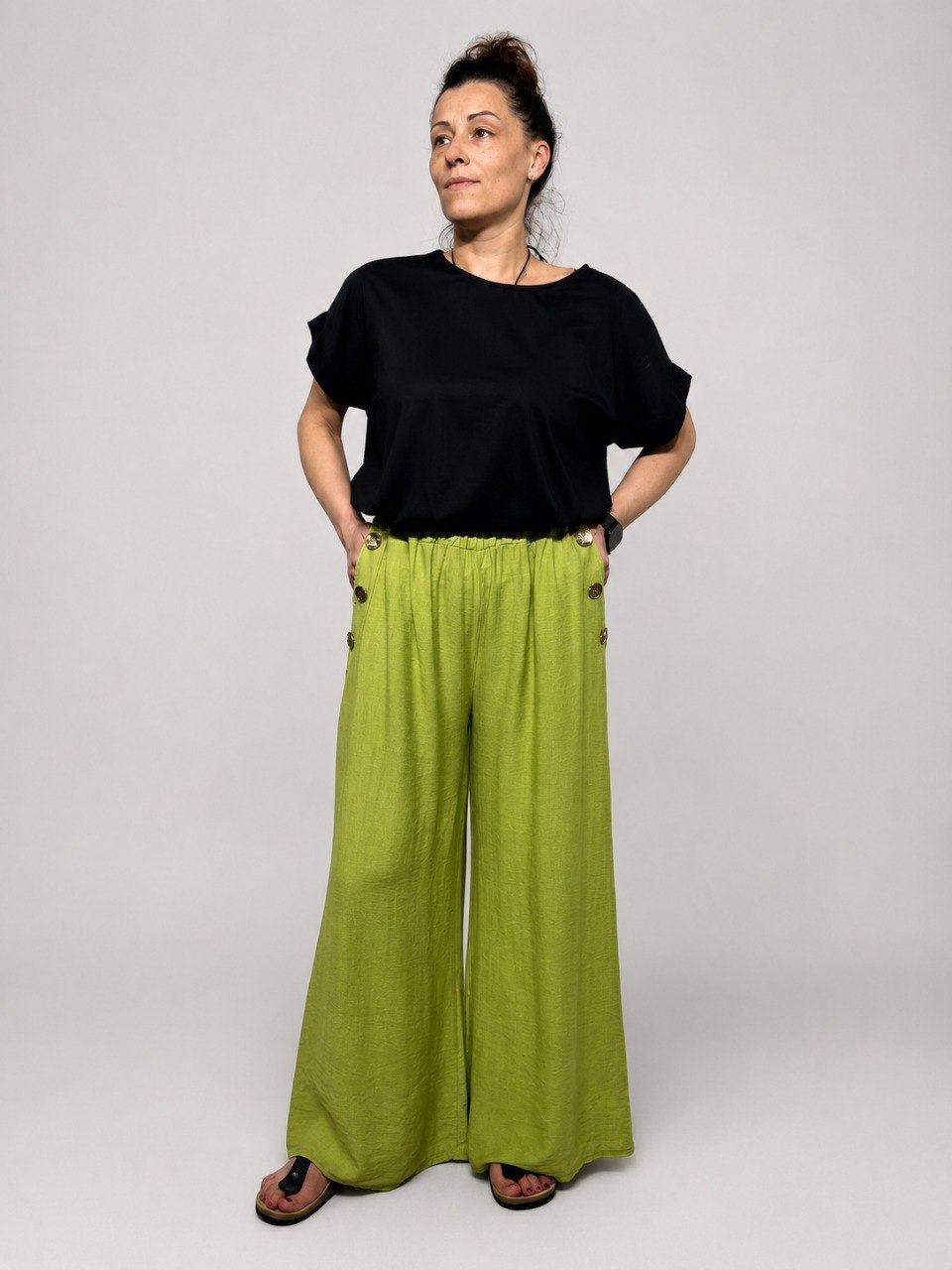 Elegant, wide summer pants