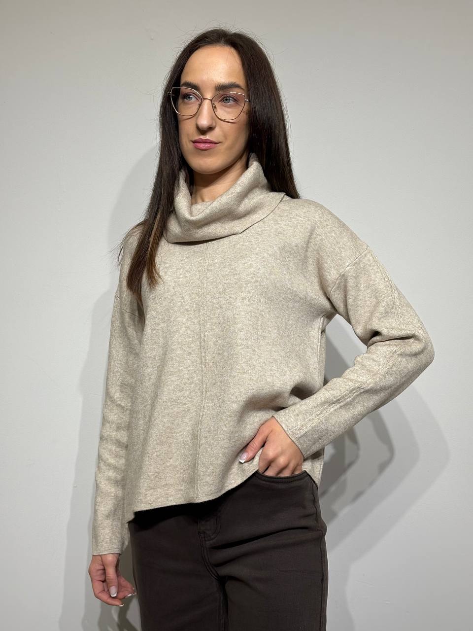 Elegantiškas džemperis moterims