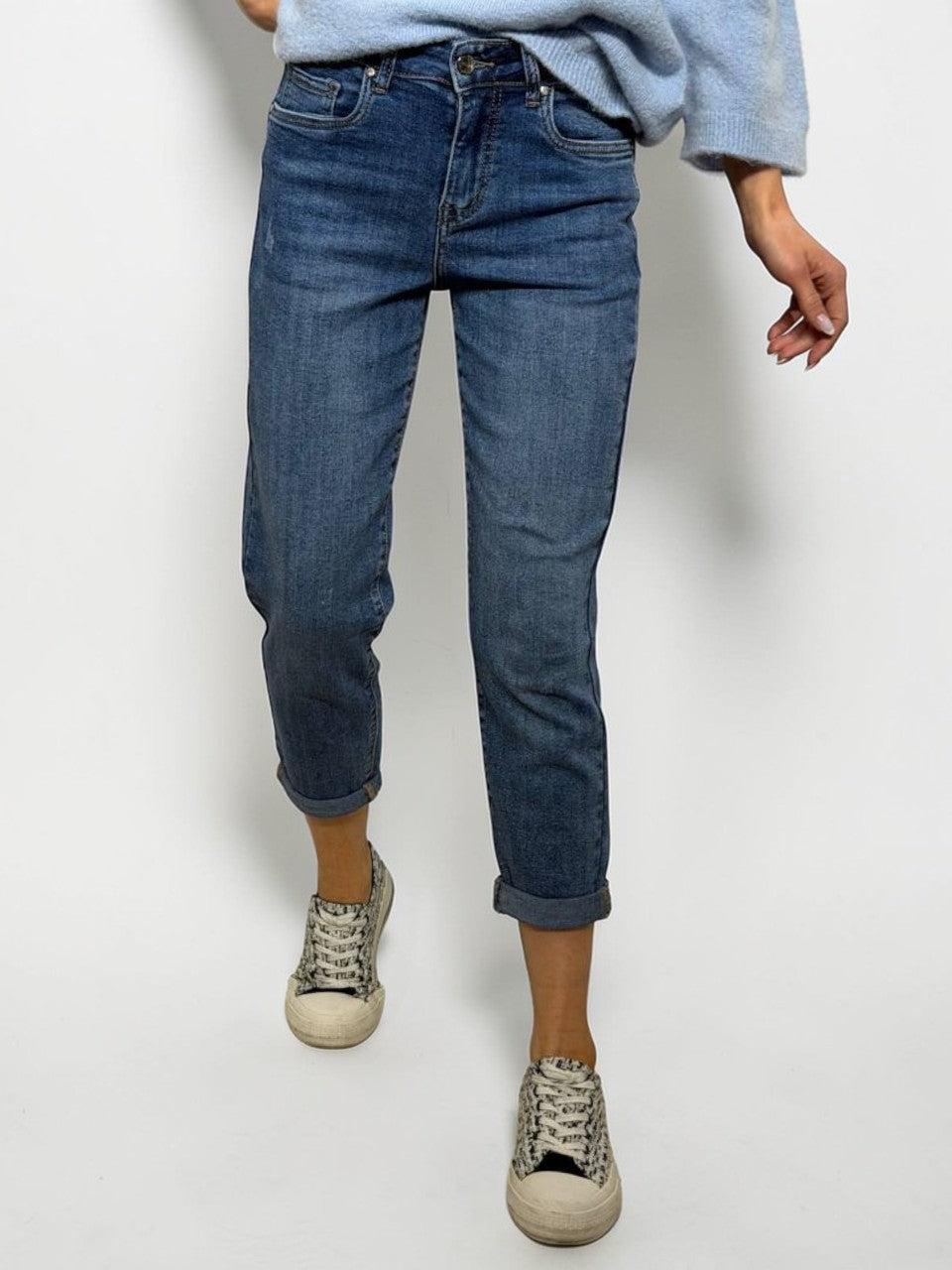 Saīsināti mom fit džinsi