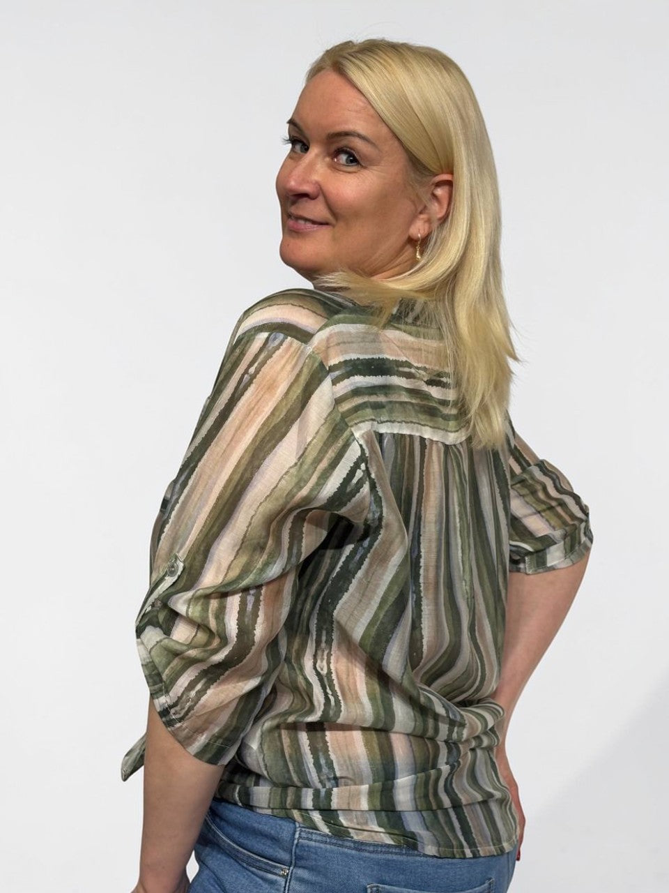 Plāna, viegla svītraina blūze