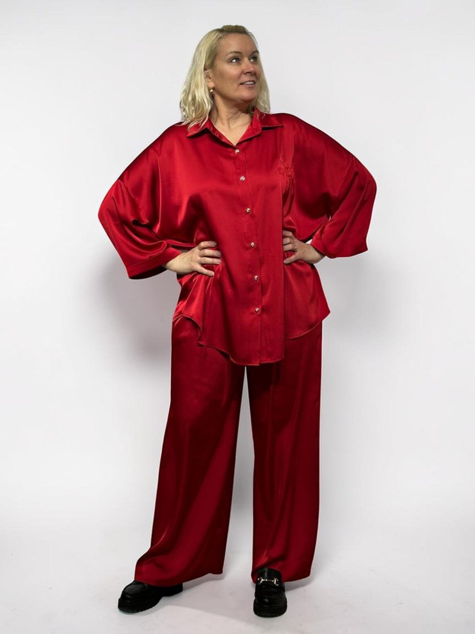 Išskirtinis kostiumas moterims