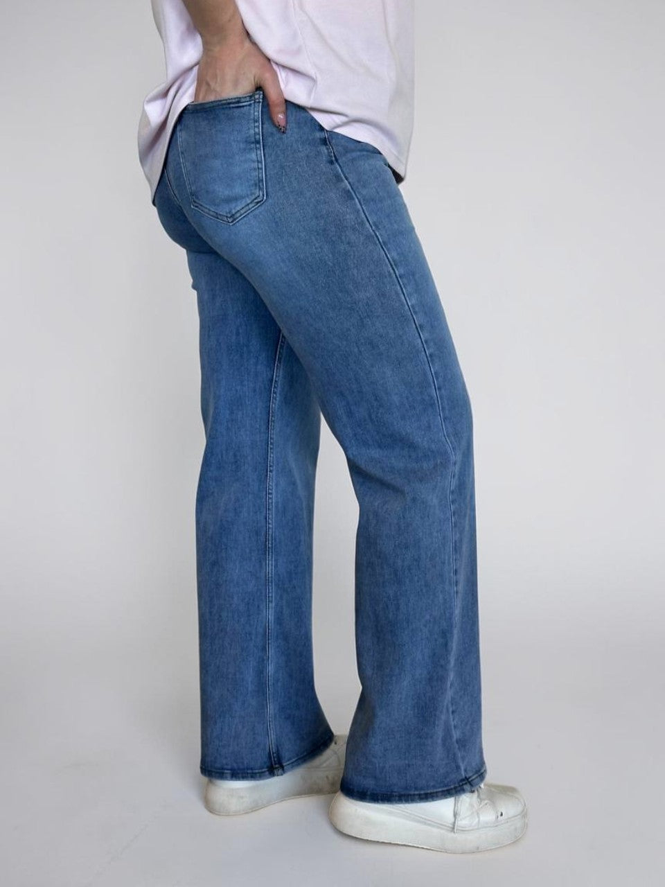 Lielo izmēru, garie džinsi sievietēm