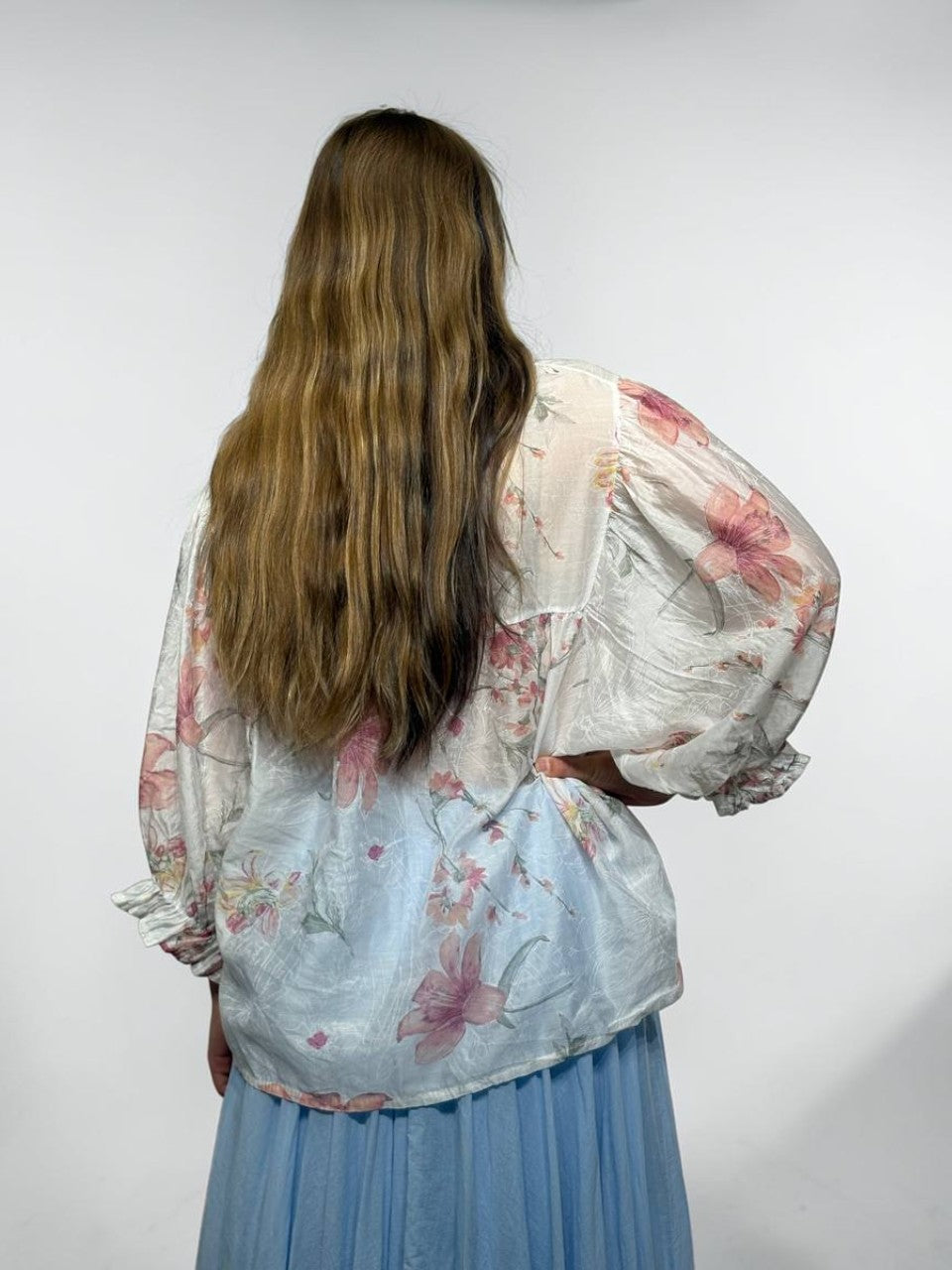 Airy floral pattern blouse