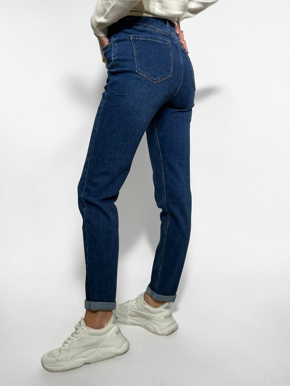 Mom fit jeans with elastic at the back