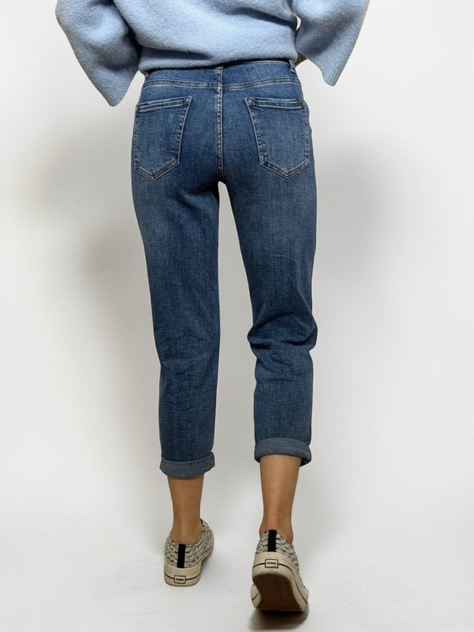 Saīsināti mom fit džinsi