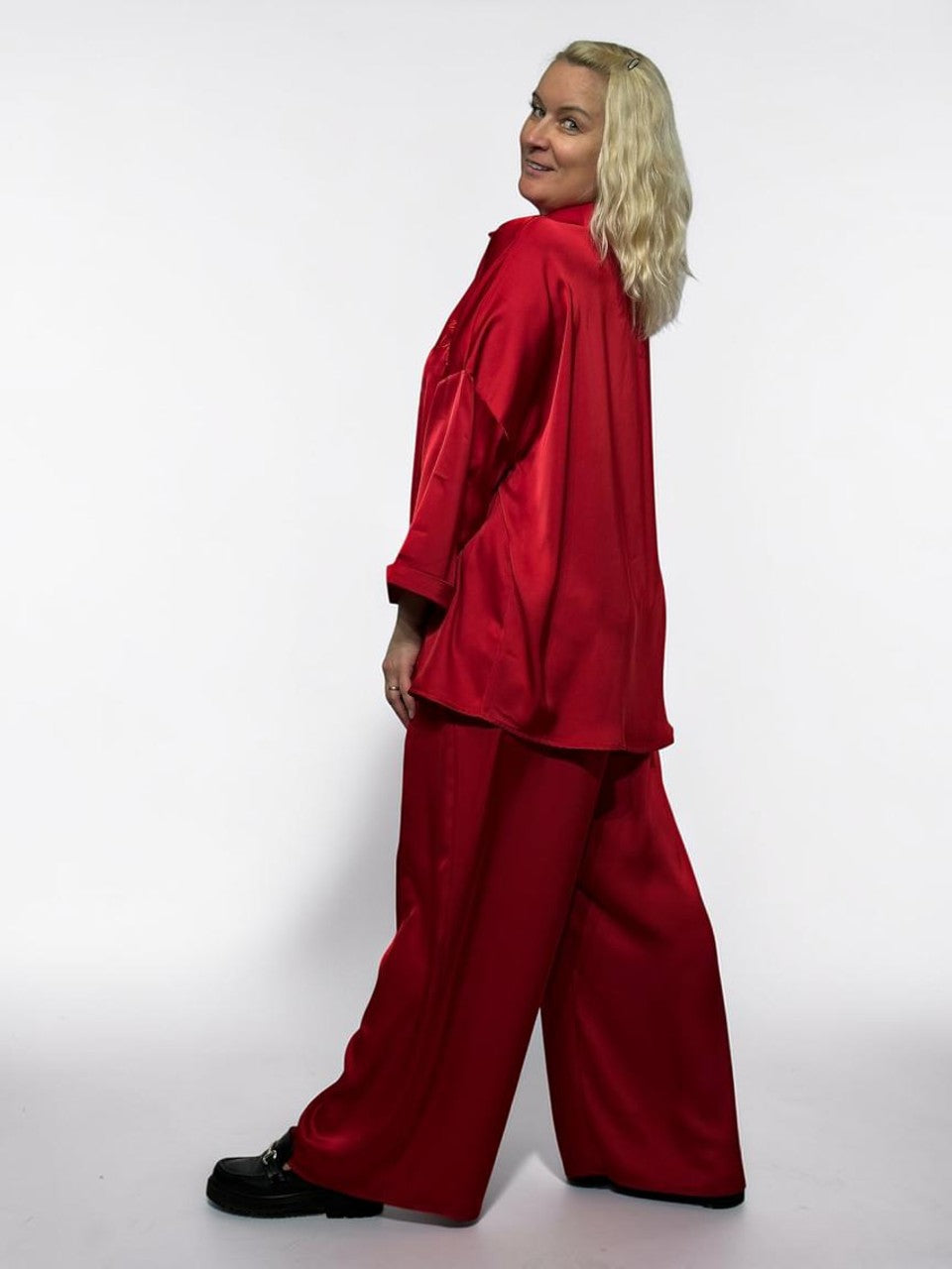 Išskirtinis kostiumas moterims