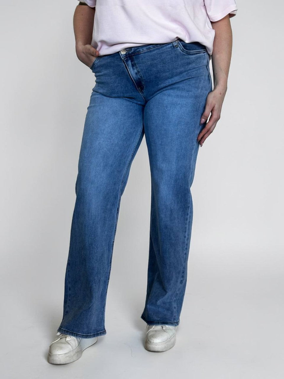 Lielo izmēru, garie džinsi sievietēm