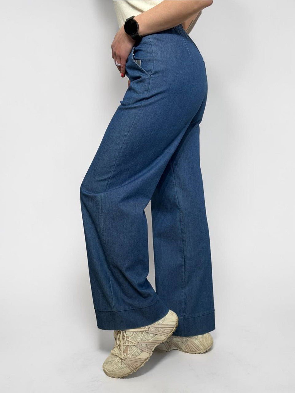 Sieviešu platie džinsi ar gumiju viduklī