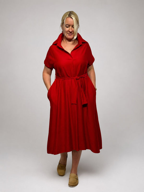 Elegant midi dress with belt
