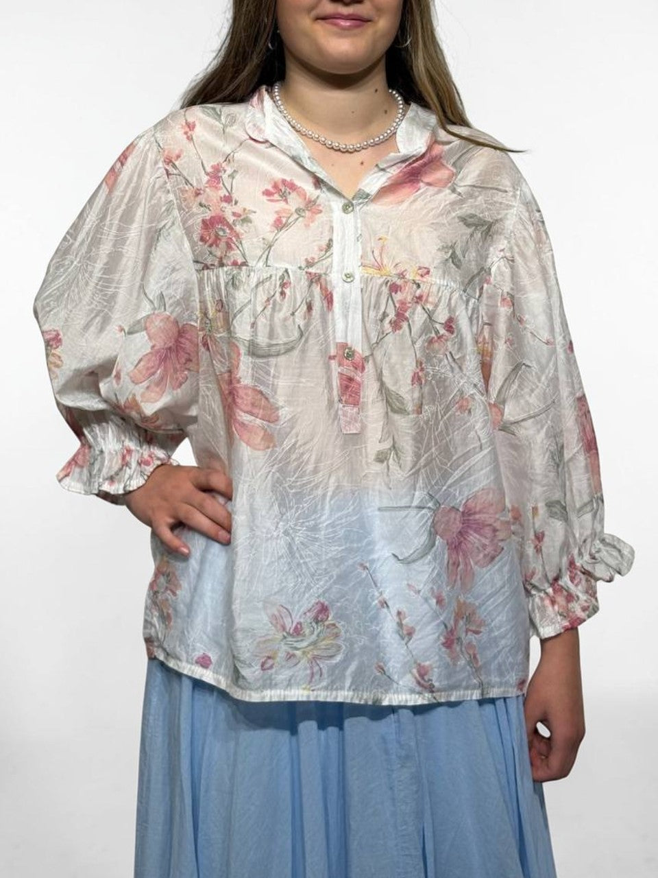 Airy floral pattern blouse