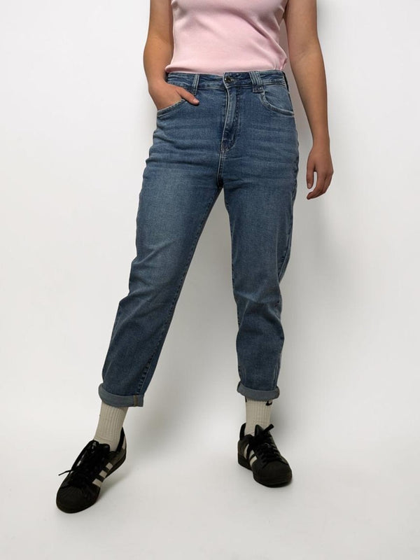 Baggy fit sieviešu īsie džinsi