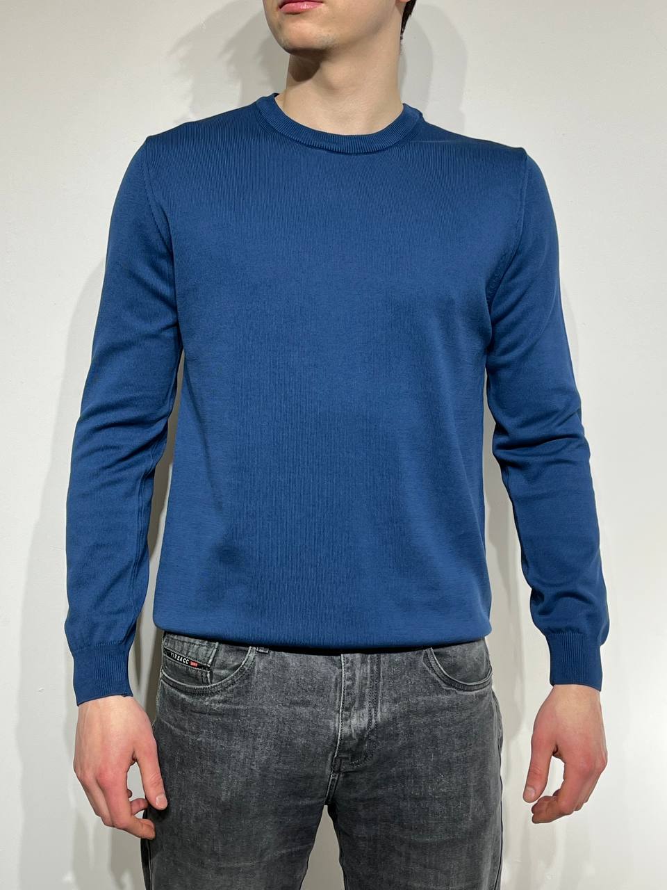 Lightweight sweater for men