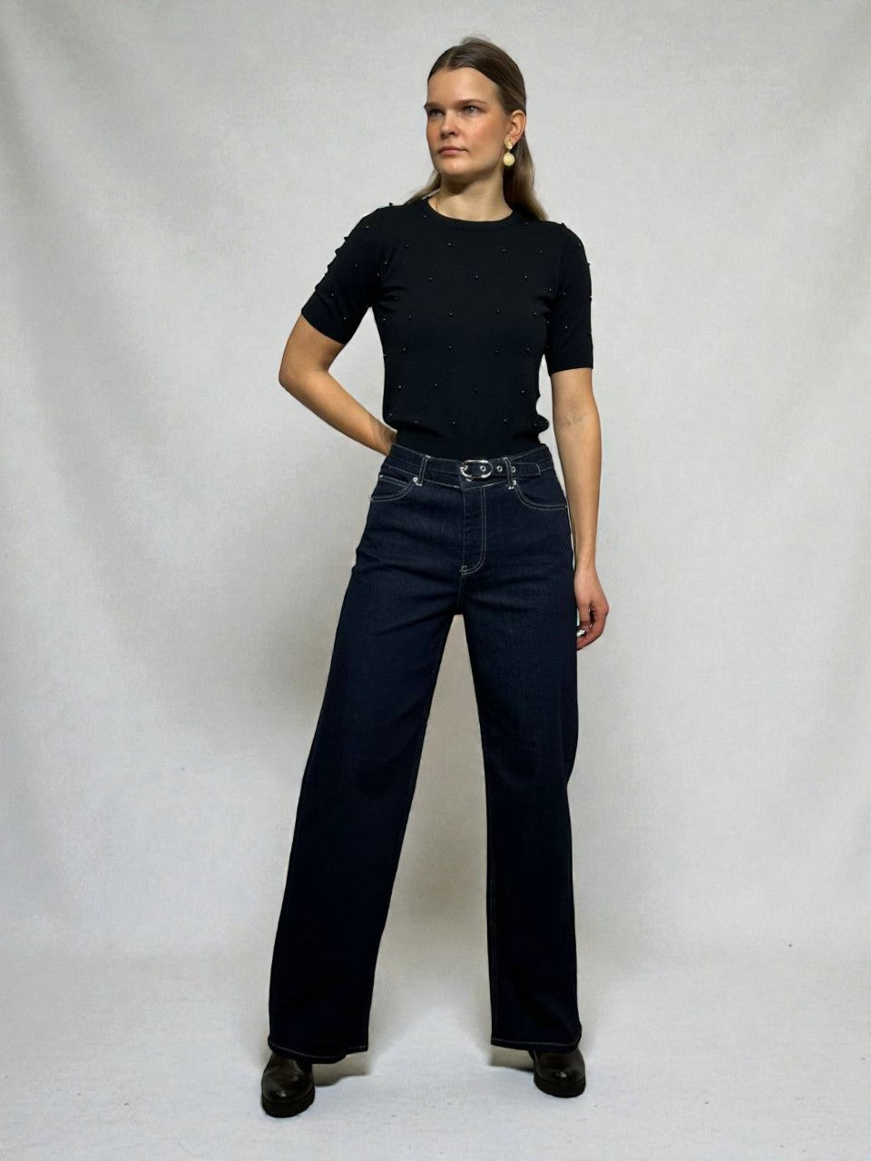 Taisni džinsi ar jostiņu